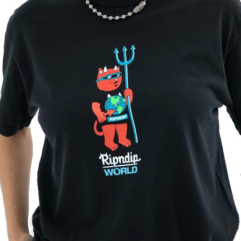 [Spot] Американская футболка с коротким рукавом RIPNDIP: маленький котёнок Hellcat, рисунок букв, круглый ворот, модный бренд для пары