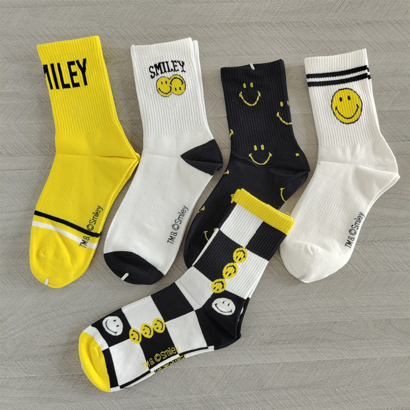5 Pairs of Smiley Face Socks for Men and Women, Couple Style, All-Season, Pure Cotton, Mid-High Tube Sports Socks, Smiley Collaboration Style ins Trendy Socks