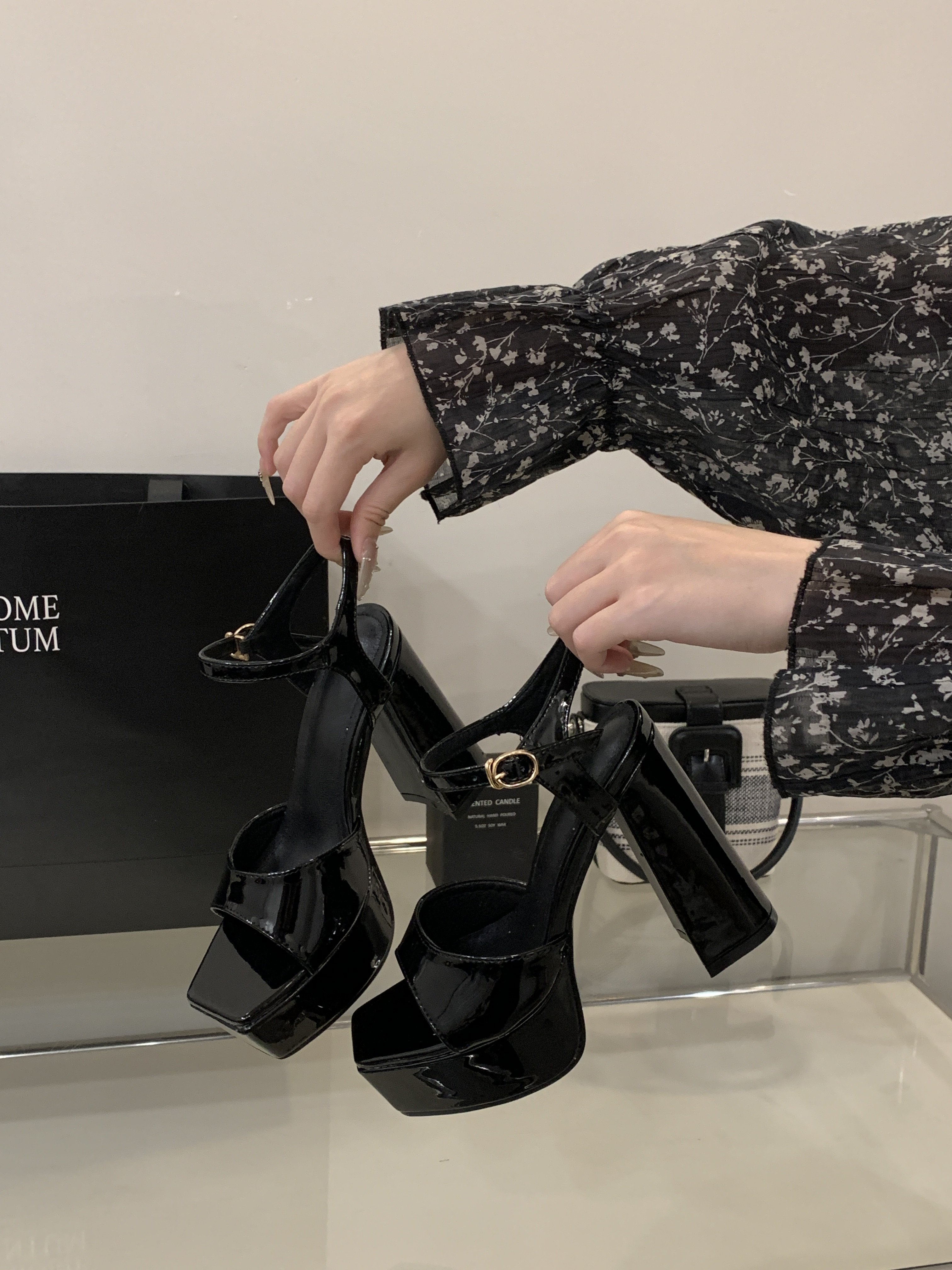 ВПП модель переходный мостик женская обувь 13см сверхвысокий следовать обувь женская водонепроницаемый платформа слово пояс слой краски толстая сандалии Женское лето 无品牌/无注册商标 