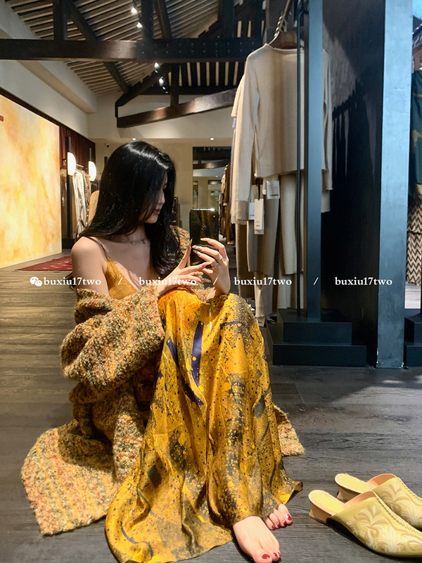 Yangkehan 24 Autumn and Winter Handmade Wool Knitted Robe Sweater Jacket with Relaxed Elegant and Two Colors Yangkehan 24 Autumn and Winter Handmade Wool Knitted Robe Sweater Jacket with Relaxed Elegant and Two Colors