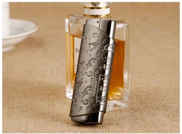 Baicheng cá tính sáng tạo bơm hơi nhẹ gió siêu mỏng kim loại thẳng tùy chỉnh quà tặng nam bật lửa bic