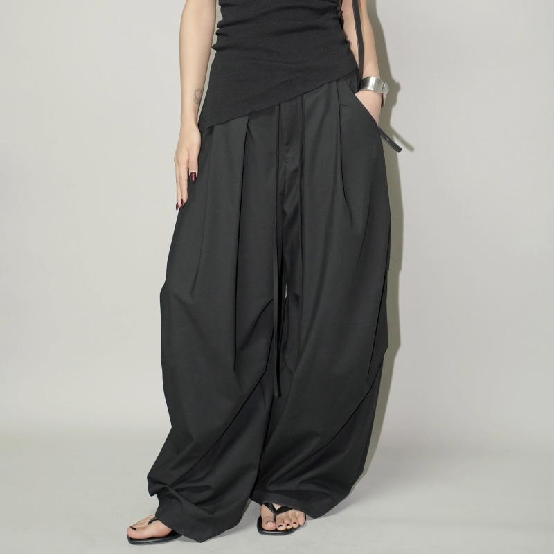 Airroom Stylish Anti-Wrinkle Wide-Leg Pleated Design Silhouette Paratrooper Pants Black Waist-Cinching Casual Trousers
