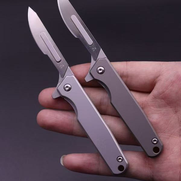 Titanium Alloy Foldableing Scalpel, Replaceable No. 23 Blades, Sharp Paper Cutter, Keychain, Express Delivery Knife, Utility Knife