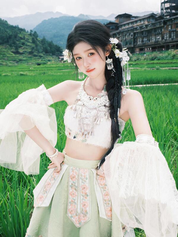 Miao Ethnic Girl's Clothing, Fresh Hani Ethnic Style, Girl's Fruit Green Ethnic Style, Minority Travel Photography Performance Costume