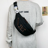 Черный отправляет два значка