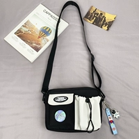 Черное с белым, получи значок + космонавт