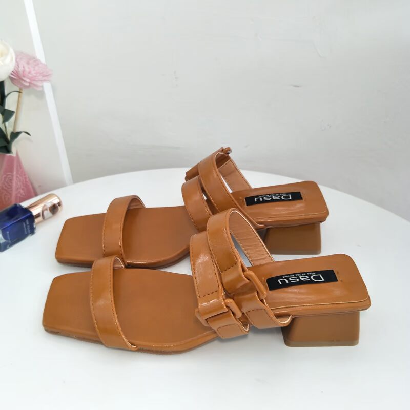Châu Âu và Hoa Kỳ hè 2018 phong cách mới với sandal đế vuông đế hở mũi với sandal hoang dã và dép đi ngoài mang giày nữ sandal nữ hot trend 2021