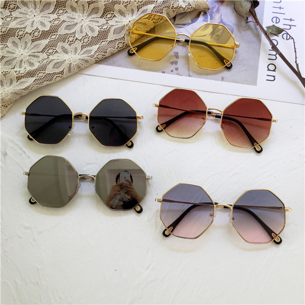 Kính râm nữ 2018 mới mặt tròn hình bát giác thủy triều mỏng manh retro phong cách Harajuku kính râm màu đỏ đường phố Hàn Quốc kính cận thời trang