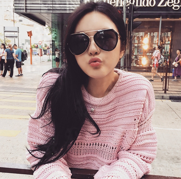 Kính râm mới 2018 nữ thủy triều Chu Dương Khánh với cặp kính râm cá tính mặt tròn khung lớn chống tia cực tím lái xe kính cận