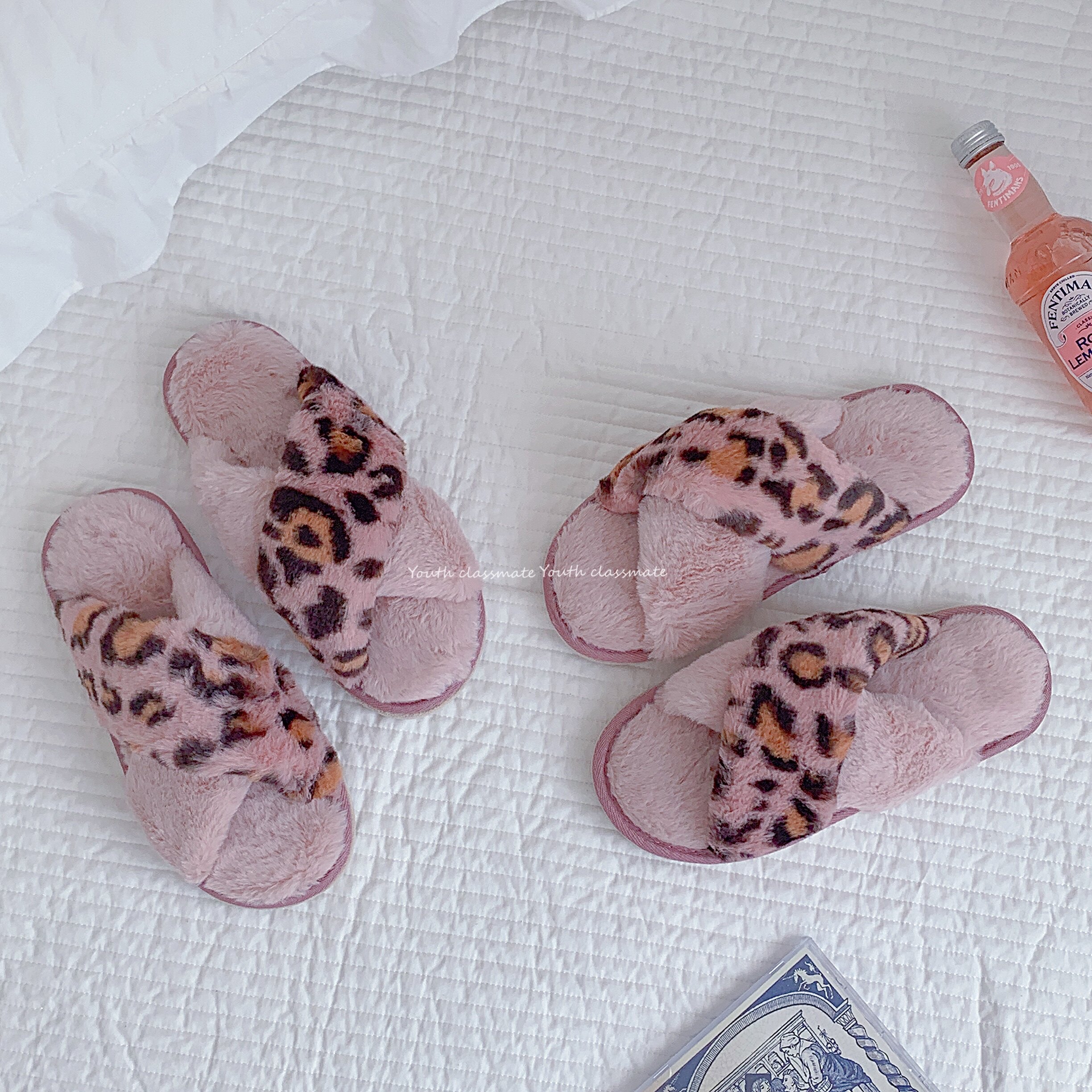 2020 temperament autumn and winter BAO WEN straps cross indoor home shoes office fur slippers women's thick bottom