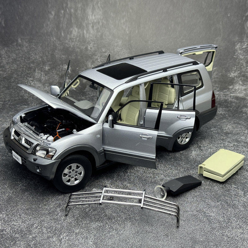 YC Model 1:18 三菱帕杰罗V73合金全开模型，超还原的梦幻玩具！(๑•̀ㅂ