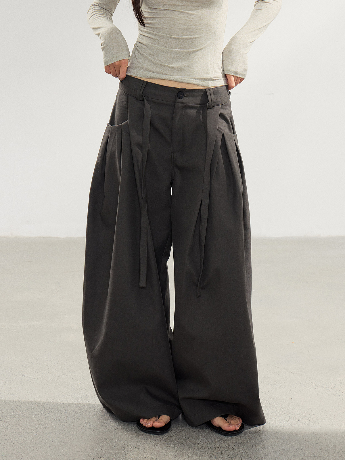 WITHMIN Straight-Leg Casual Trousers