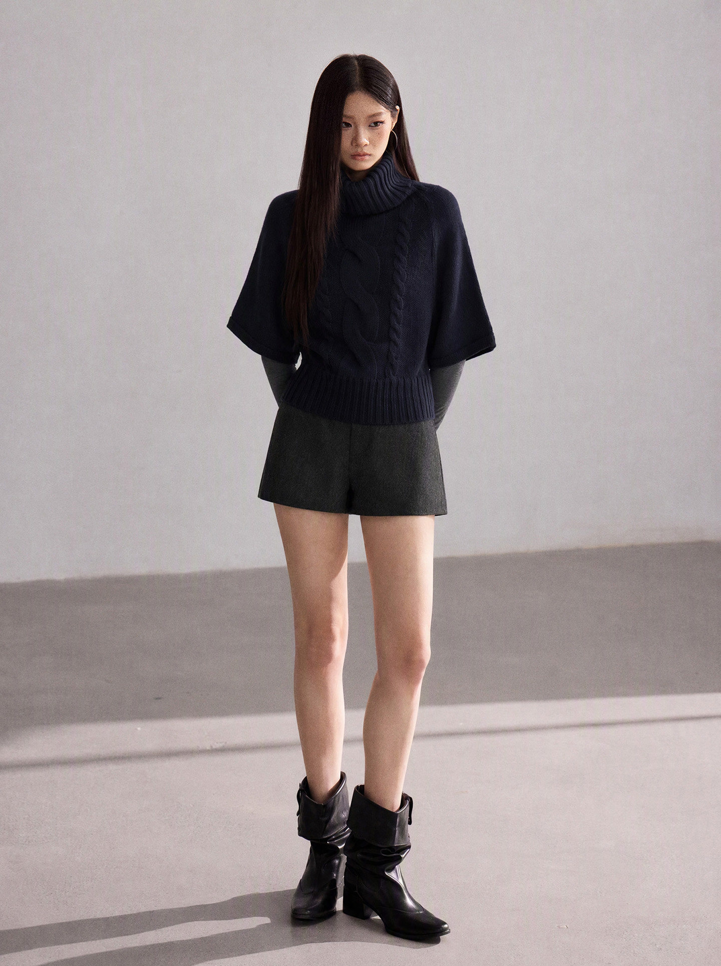 WITHMIN Navy Turtleneck Loose Knit Sweater