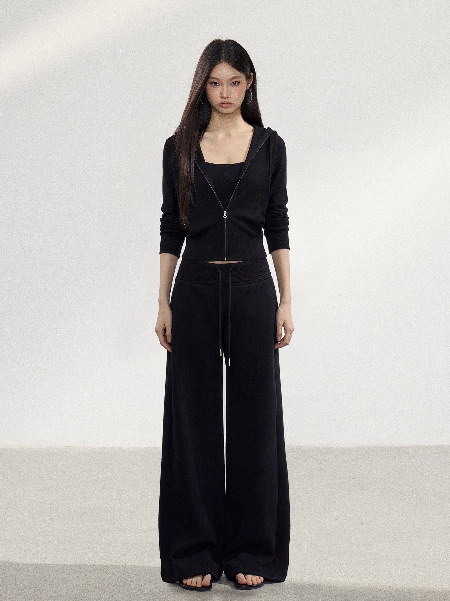 WITHMIN Black Zip-Up Hooded Jacket