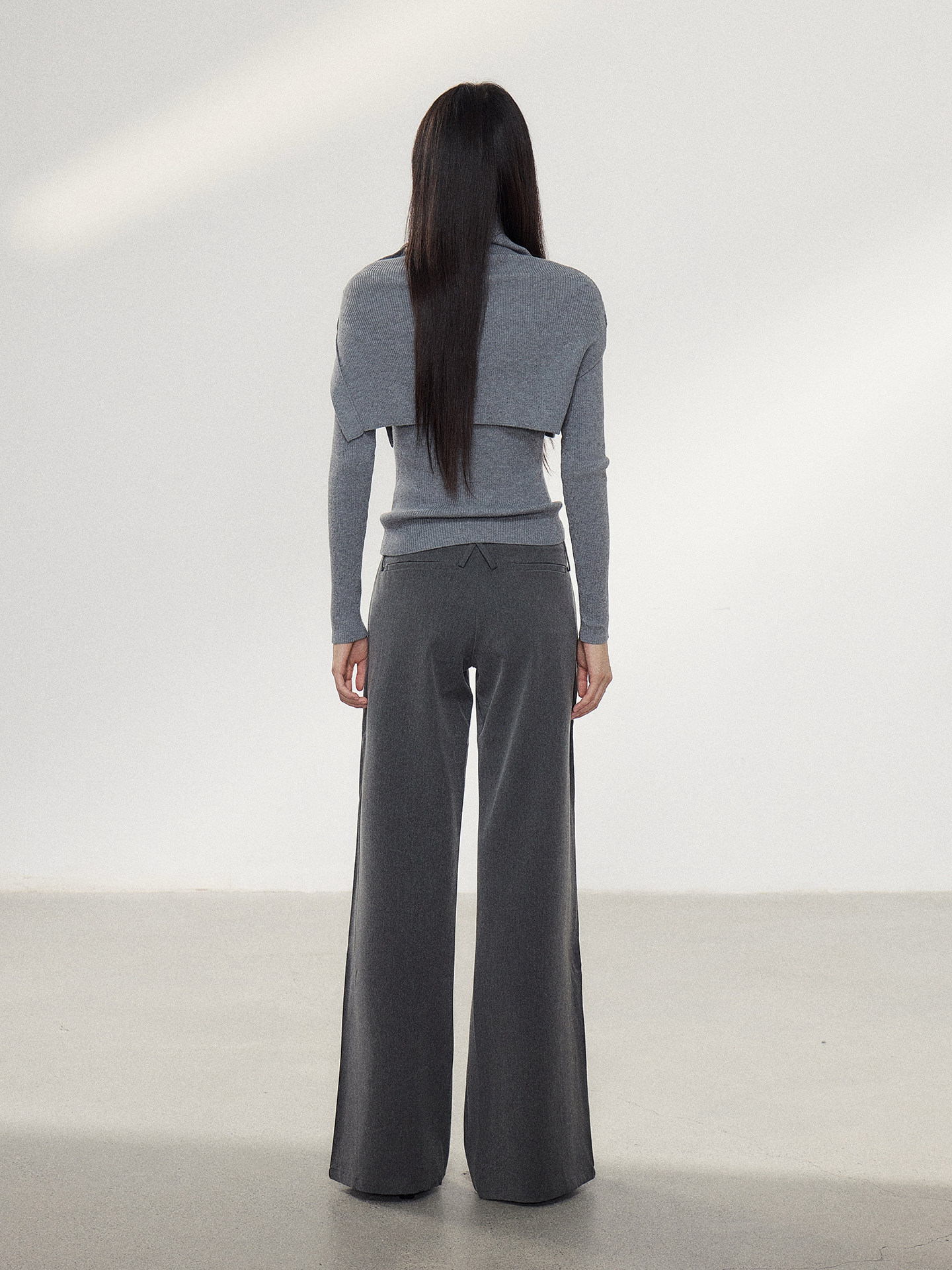 WITHMIN Low-Waist Straight-Leg Trousers