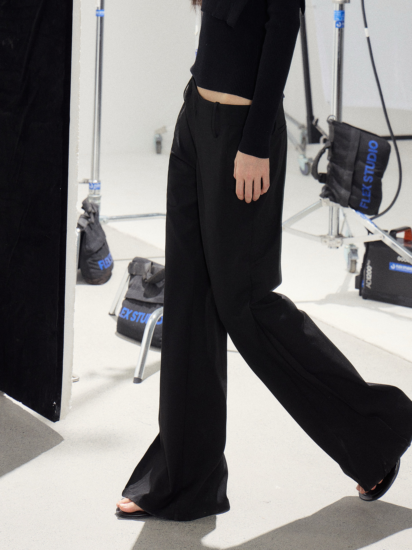 WITHMIN Low-Waist Straight-Leg Trousers
