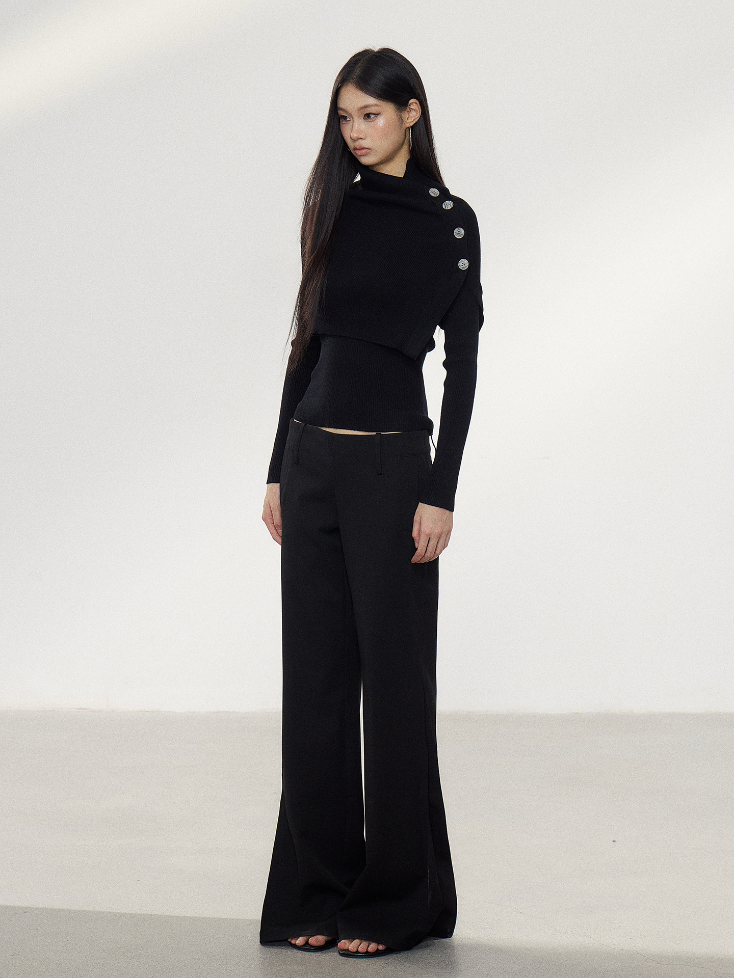 WITHMIN Low-Waist Straight-Leg Trousers