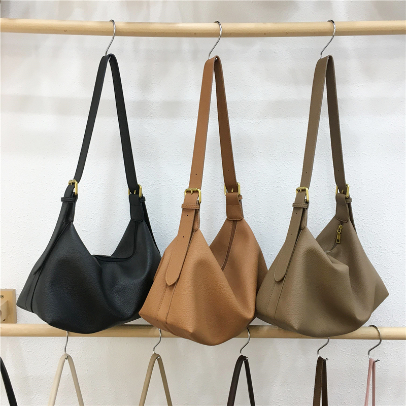 Xiaozhangguai 2022 New Autumn and Winter Versatile Soft Leather Texture Large-Capacity Casual Shoulder Crossbody Bag for Class and Commuting