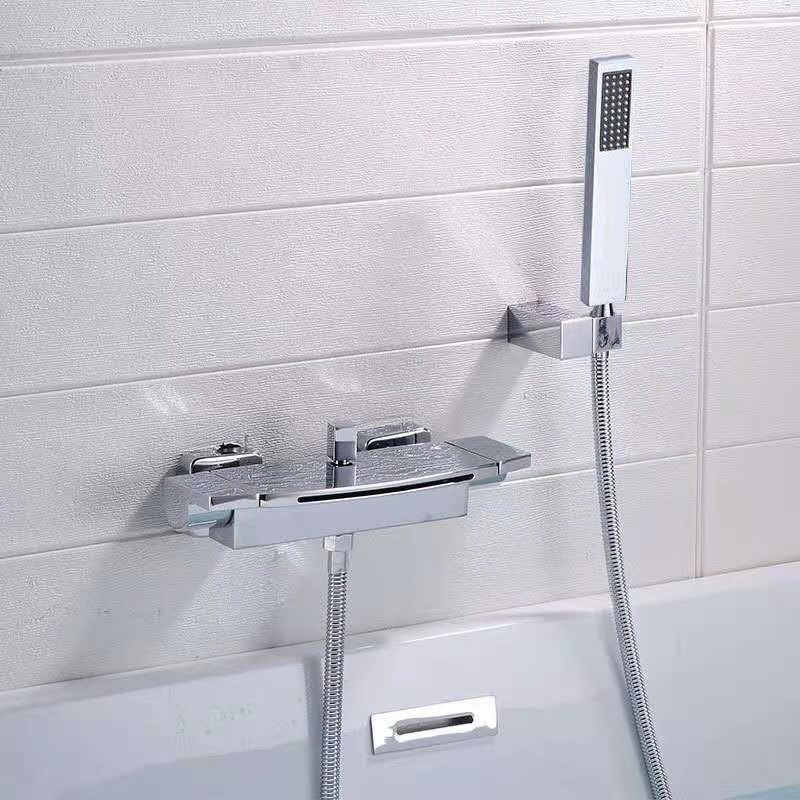 Full copper bath triple tap shower shower head kit shower hot and hot bathtub waterfall type out tap