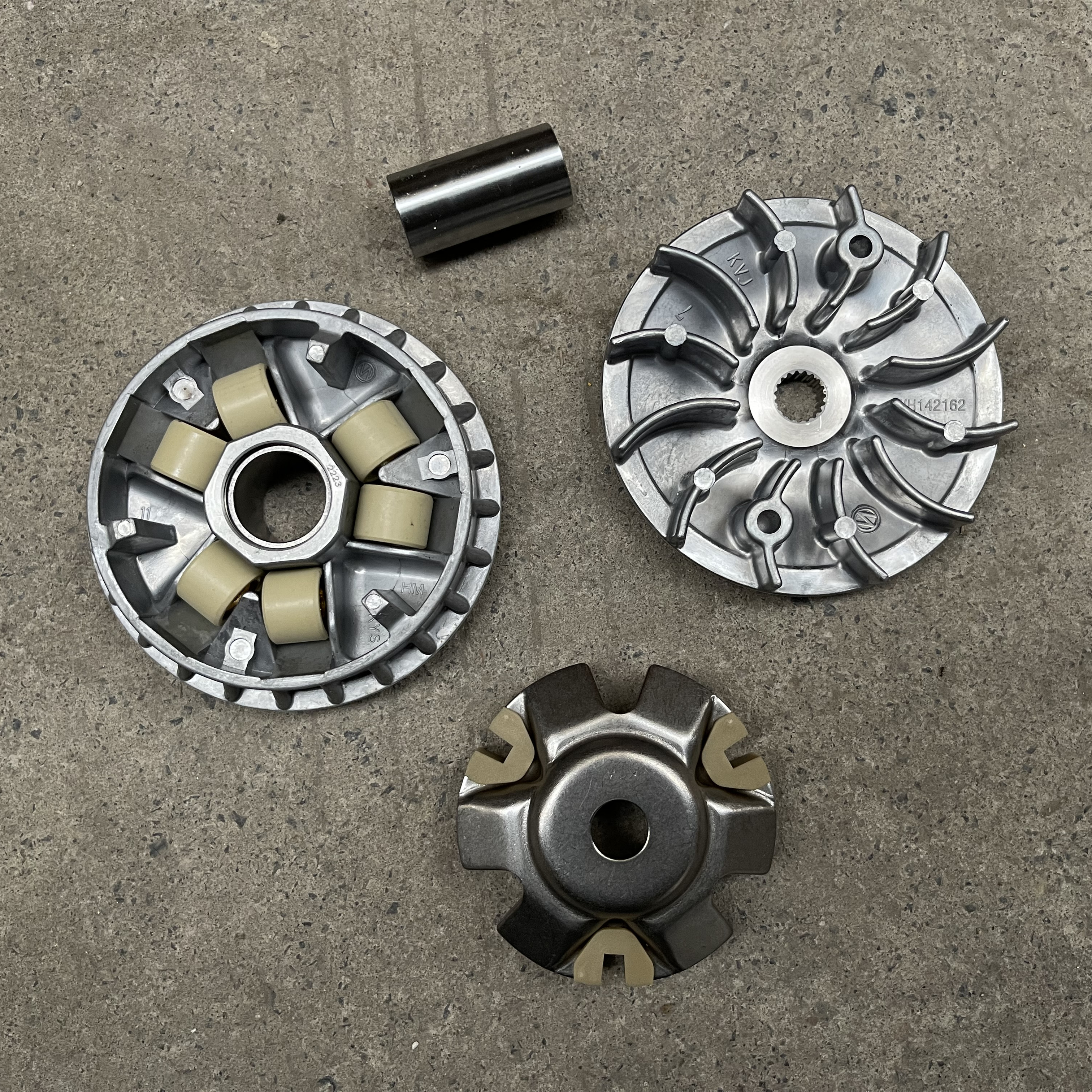 Suitable for New Continent Honda DIO Dior Magic Halberd SDH125T-27 28 29 33 front drive disc Puli disc