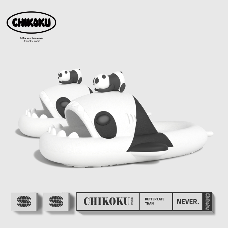 Red Panda Couple Shark Slippers for Women, Summer Home Use, Non-Slip for Bathing, ins Outdoor Wear Men's Sandals