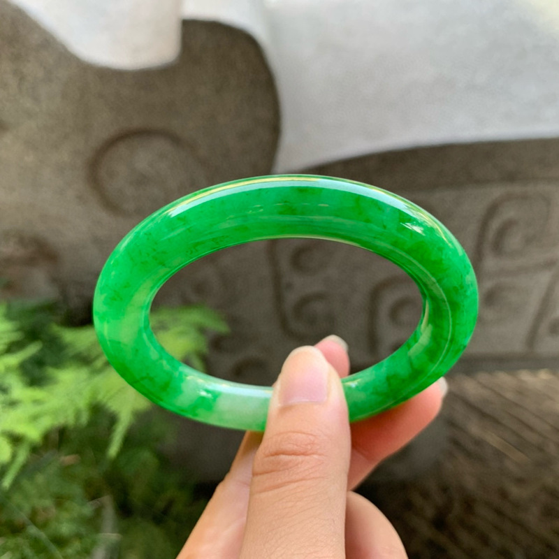 A-Hua Jadeite Myanmar Natural Grade a Jadeite Bracelet Zhengyang Green Round Jadeite Bracelet Imperial Green Violet Jade A-Hua Jadeite Myanmar Natural Grade a Jadeite Bracelet Zhengyang Green Round Jadeite Bracelet Imperial Green Violet Jade