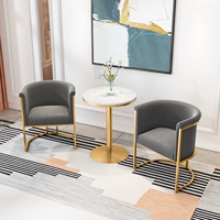 Один таблица, два дивана 