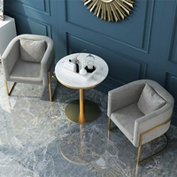 Один таблица, два дивана 