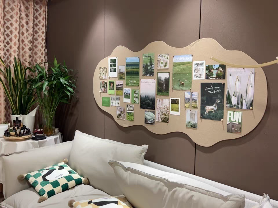 Irregular-shaped felt board photo wall, self-adhesive non-drilling display board, cork board background board, cultural wall, ins photo wall