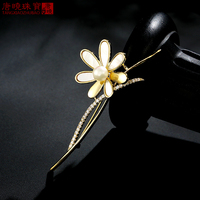 High-end Japanese deep sea shell daisy brooch for women ins fashion personality temperament coat cardigan brooch fashion corsage