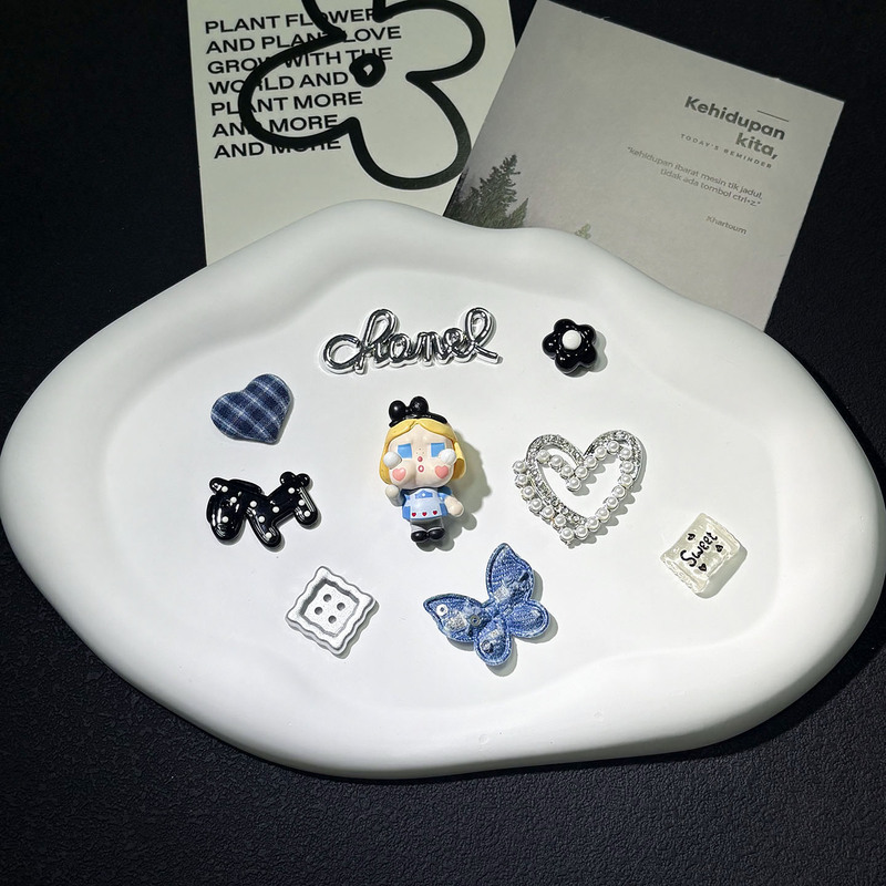Crying Baby Cute Hole Shoes Accessories Bubble Mart Shoe Charms Alice Blue Original Shoe Buckle 3D Shoe Surface Decoration Buckle