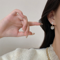 Paris designed Outlets for the exit of the cabinet to clear 18K gold cat eyestone ear nails outlets female accessories