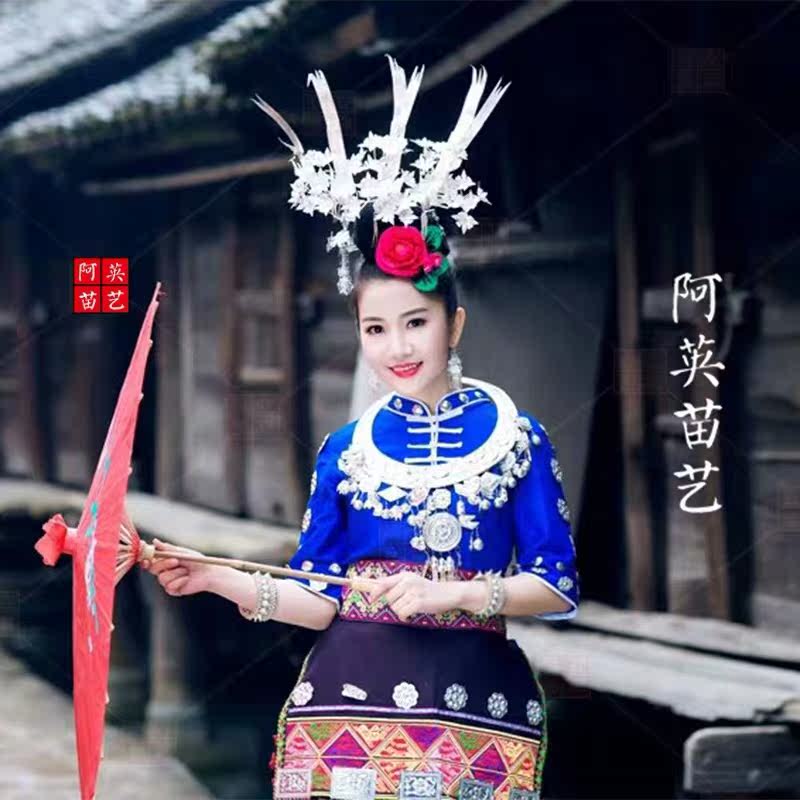 Colorful Guizhou features silver accessories costumes dance performance clothing brocade and chicken dance