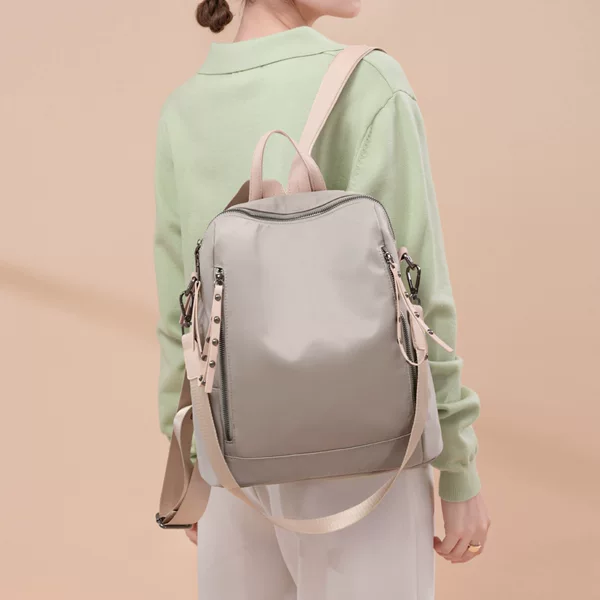 Товары от 正品CSAGKSAG箱包店