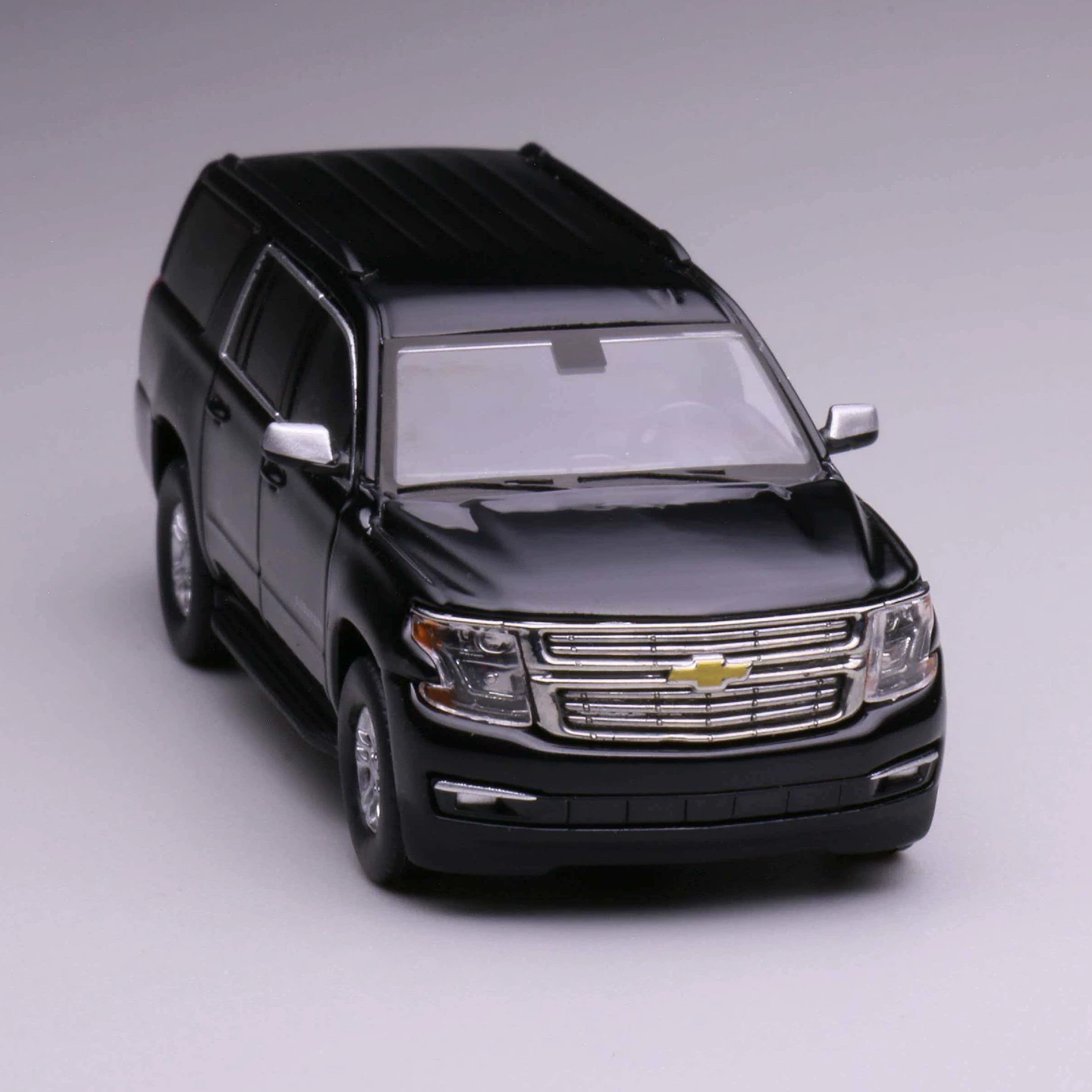 Модель 596 1:64 Chevrolet Suburban 2015 Suburban алюминиевых сплавов внедорожная полицейская модель автомобиля