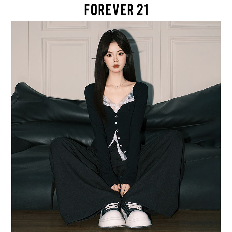 Forever21 Beautiful Lace Patchwork Long-Sleeve Top for Women, Sweet and Spicy Slim-Fit Black Faux Two-Piece T-Shirt Base Shirt