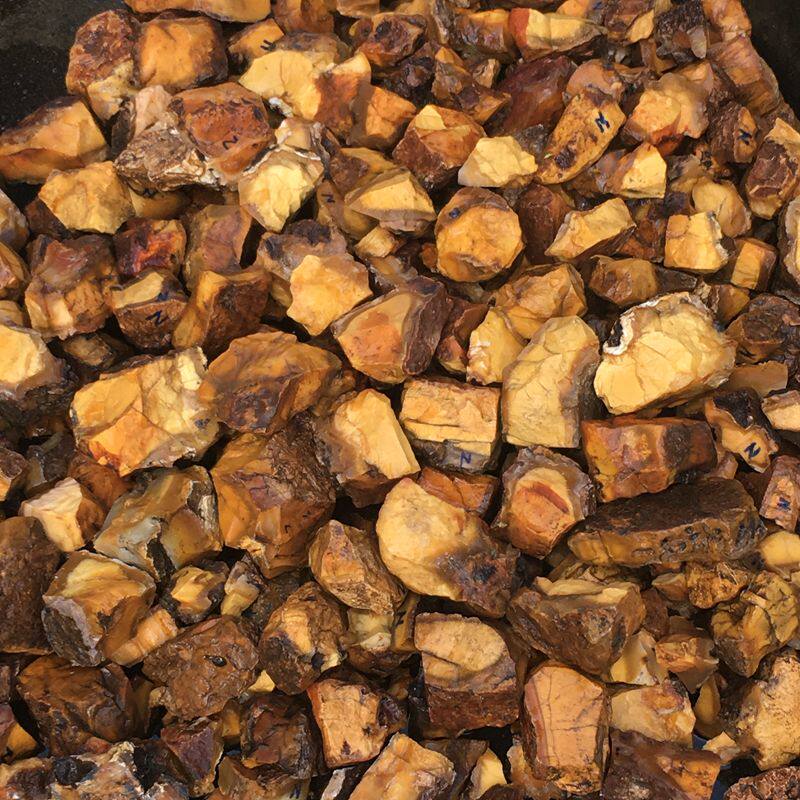 Myanmar's yellow jade egg yolk material Burmese yellow dragon jade chicken oil yellow leopard Ancient Beast Beads Pendant Engraving Material Mine Sale