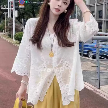 ເສື້ອຢືດແບບຝລັ່ງ retro v-neck hollow embroidered shirt women's summer summer-old single-button multi-button loose sweatshirt top cardigan