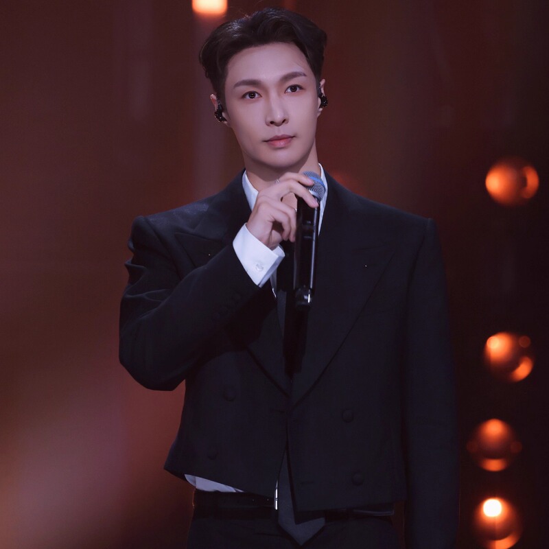 Zhang Yixing Celebrity Style Black Short Suit for Men, Spring and Autumn High-End Cool Double-Breasted Blazer Jacket Trendy
