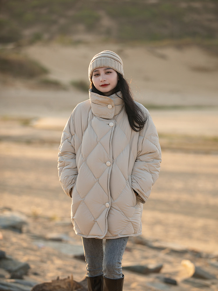 Yuwu 2022 Casual Down Jacket Women's Plaid Loose Matching Color Contrast Color 95 White Goose Down Comfort Velvet Women's Medium Length