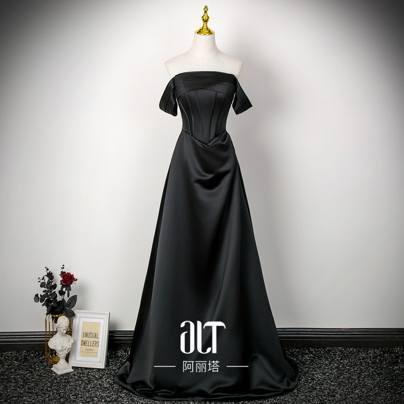 Black Elegant Long Dress, Off-Shoulder Evening Gown for Women, New Style for Banquets, Elegant for Art Exams, Grand Performances, Annual Meetings, and Hostess Attire
