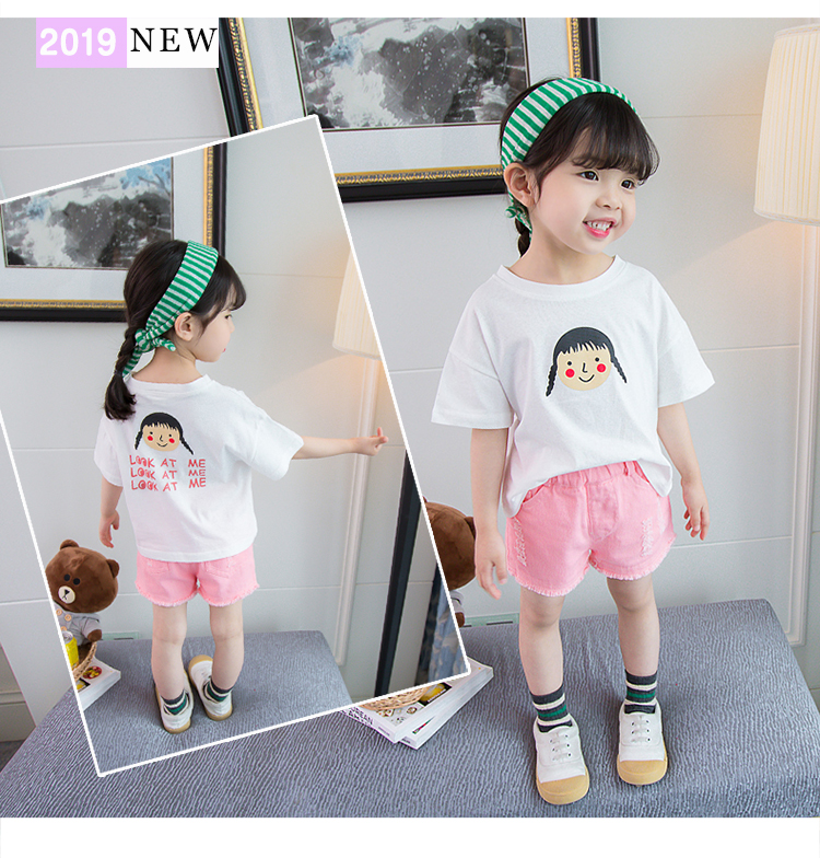 Nữ Bảo 1-3 tuổi dài tay áo mùa thu áo 2 cô gái T-shirt cotton mùa xuân 4 bé nữ nhấn áo phía dưới rất nhiều không khí.