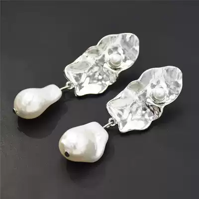 2020 European and American trendy irregular pearl pendant earrings temperament street shot trend earrings women's simple accessories