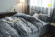 Bộ đồ giường đơn giản Bắc Âu gồm bốn tấm màu đỏ lưới với tấm thảm cẩm thạch