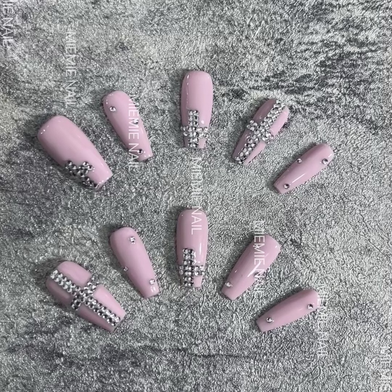 【Mie Mie】Purely Handmade Niche High-End Pink and White Diamond Non-Repetitive Versatile Medium-Length Press-On Nails