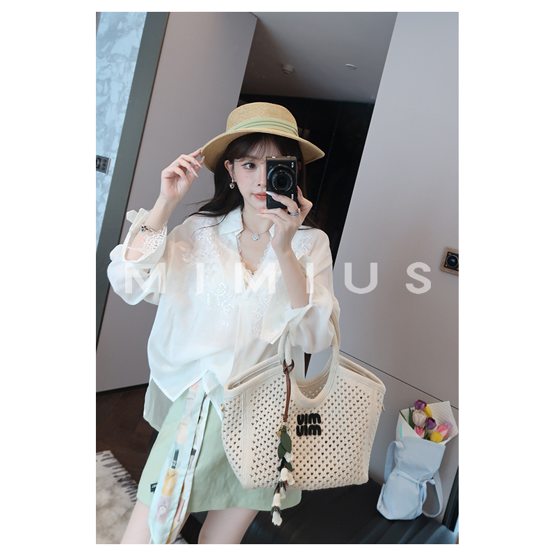 White Shirt with Heavy Embroidery in French Style for Women, Loose Lace Versatile Top for Autumn White Shirt with Heavy Embroidery in French Style for Women, Loose Lace Versatile Top for Autumn