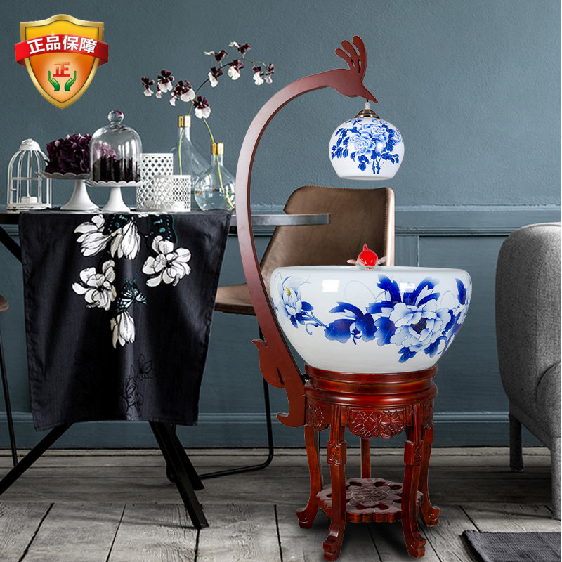 Jingdezhen new ceramic automatic circulation filter water spray goldfish tank blue and white porcelain high-end decorative ornament cylinder