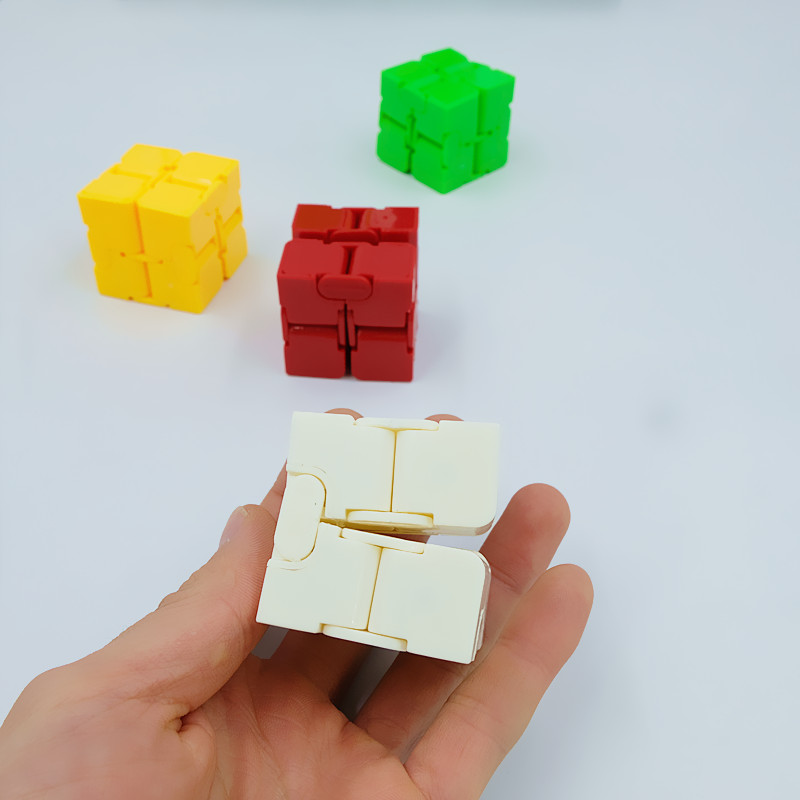 Thông thoáng giải nén Không giới hạn Cube của Rubik Phát triển trí thông minh Trẻ em Quà tặng ngày lễ của trẻ em Thưởng cho bé Đồ chơi Cube của Rubik bộ xếp hình lego