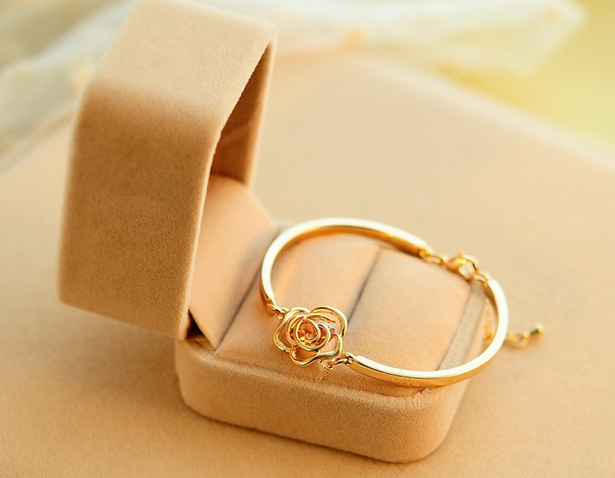 Trang sức sáng tạo Hàn Quốc Camellia Hoa hồng vòng đeo tay nữ Gửi bạn gái Quà tặng sinh nhật Vòng tay trang sức vòng tay pandora pnj