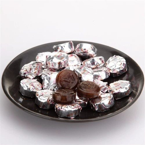 京都念慈菴 Loquat Candy 2,5 г*18 зерна горла сахар